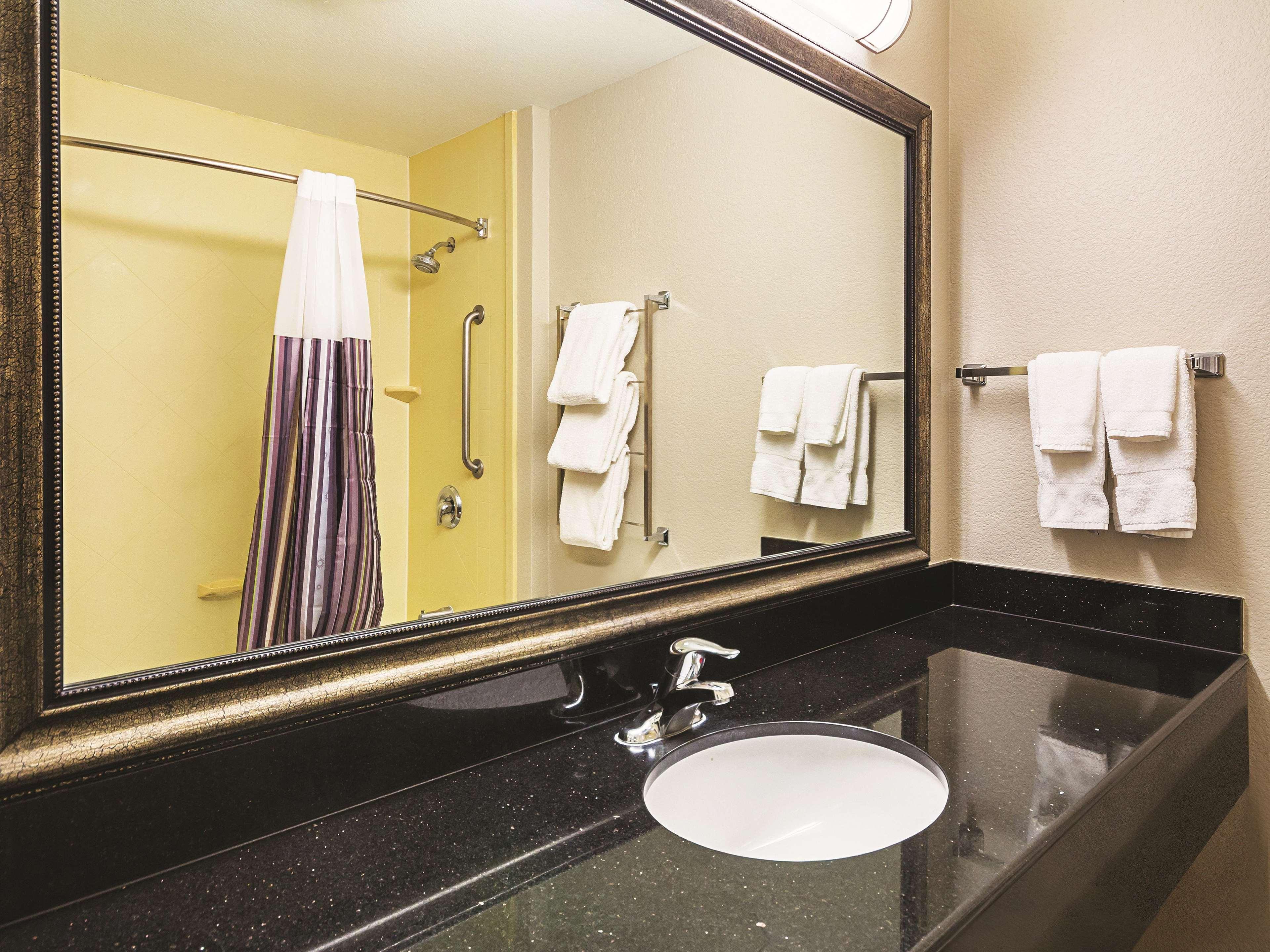 La Quinta By Wyndham Fresno Northwest Hotell Exteriör bild